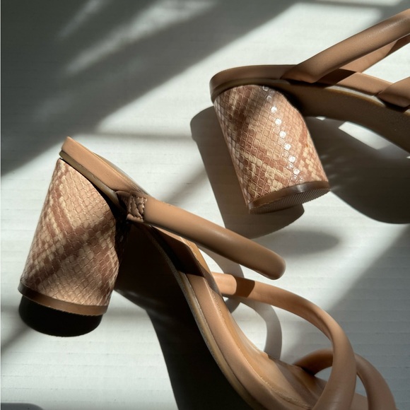 Dv by Dolce Vita Nude Beige Faux snakeskin Chunk Heeled Sandals - Picture 4 of 7